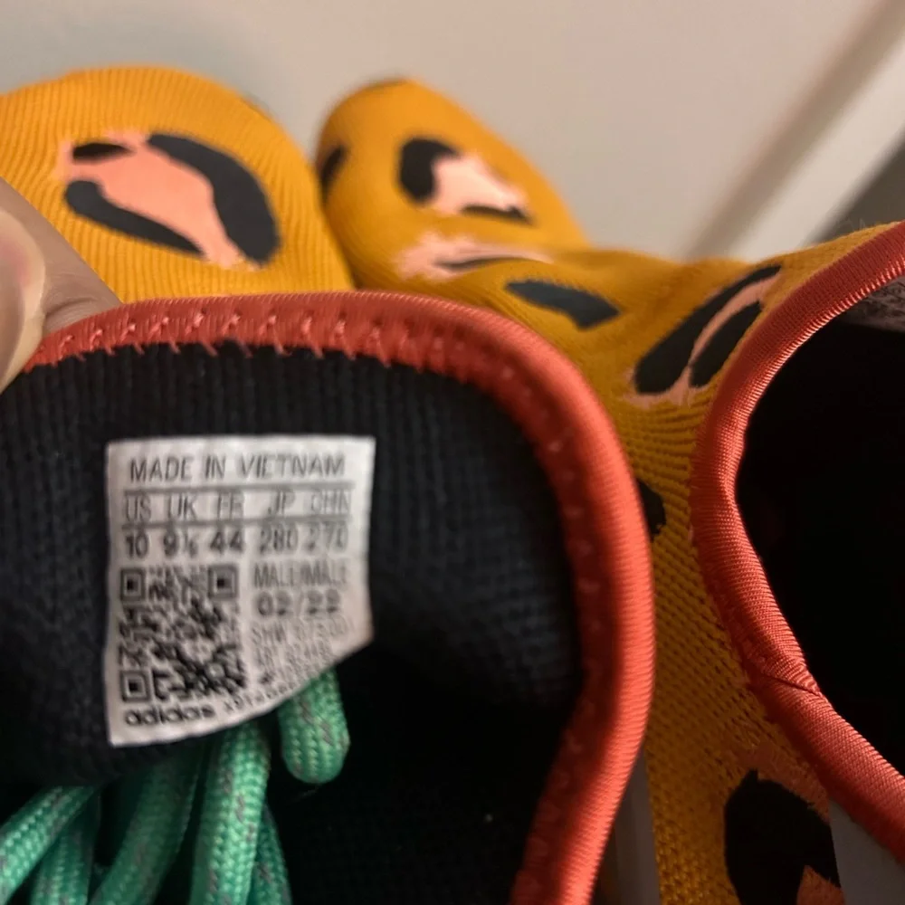 Brand new Pharrell adidas shoes never worn - Picture 4 of 5